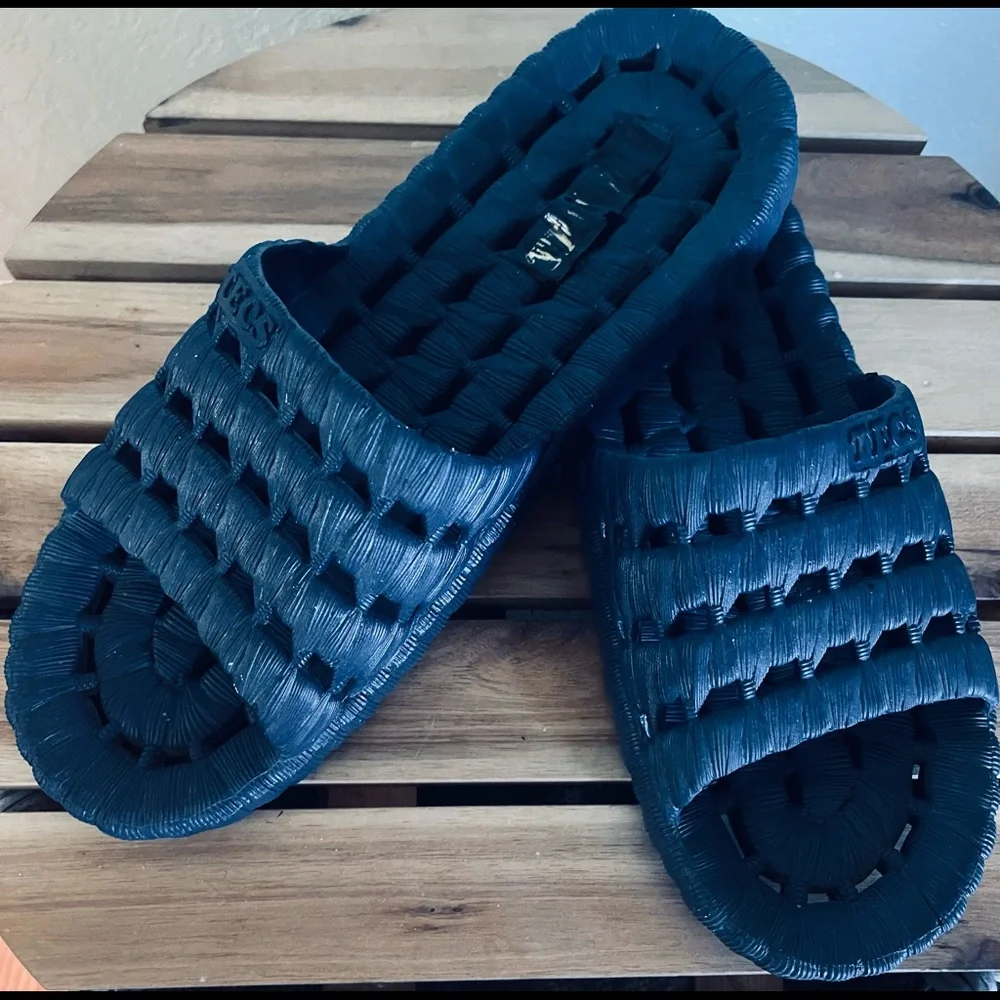 TECS Sandals, Perfect for water usage. Size 9/40 - Picture 1 of 4